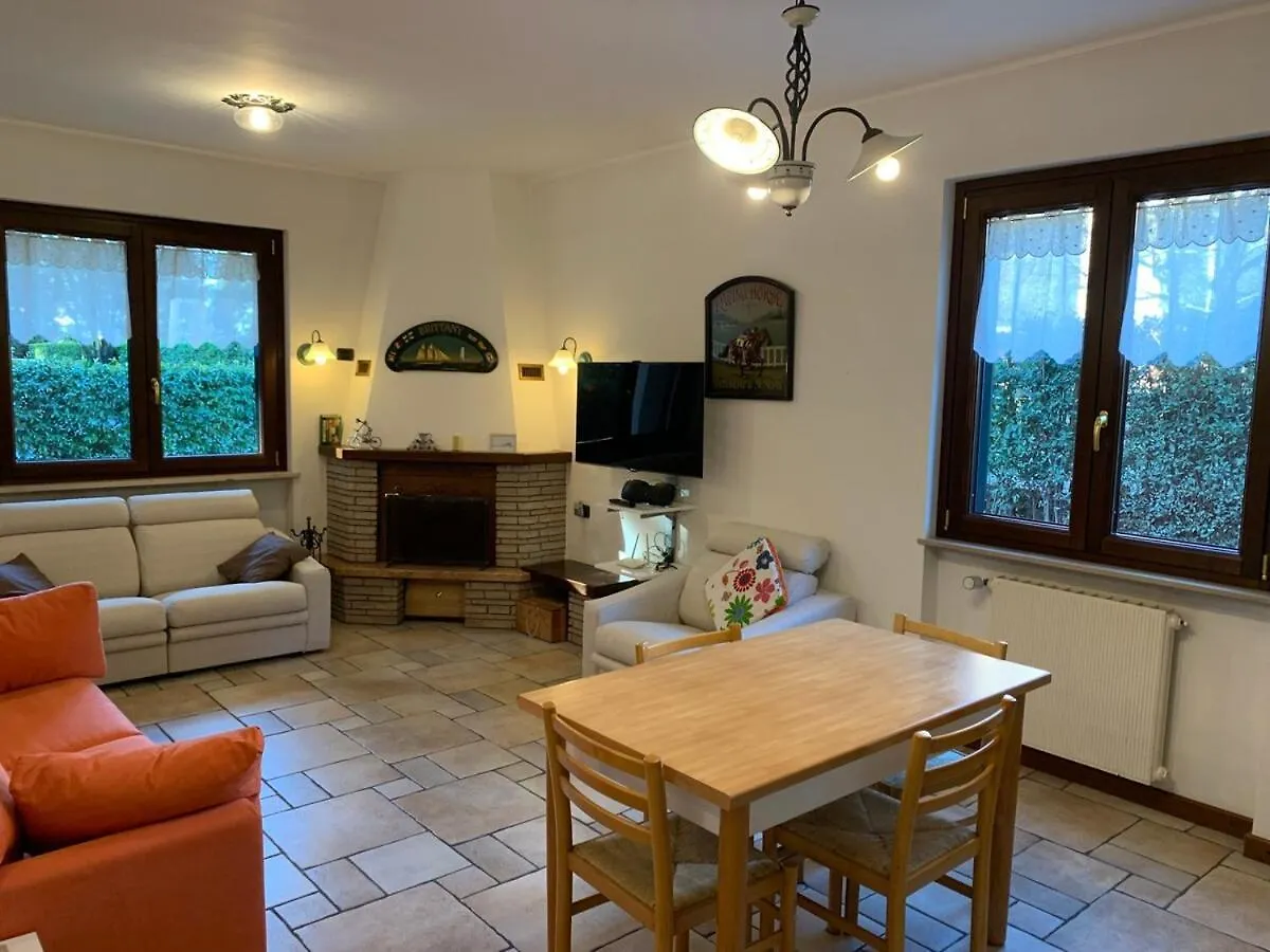 4 Bikers Apartment, 10 Lakes Around Varese 0*,